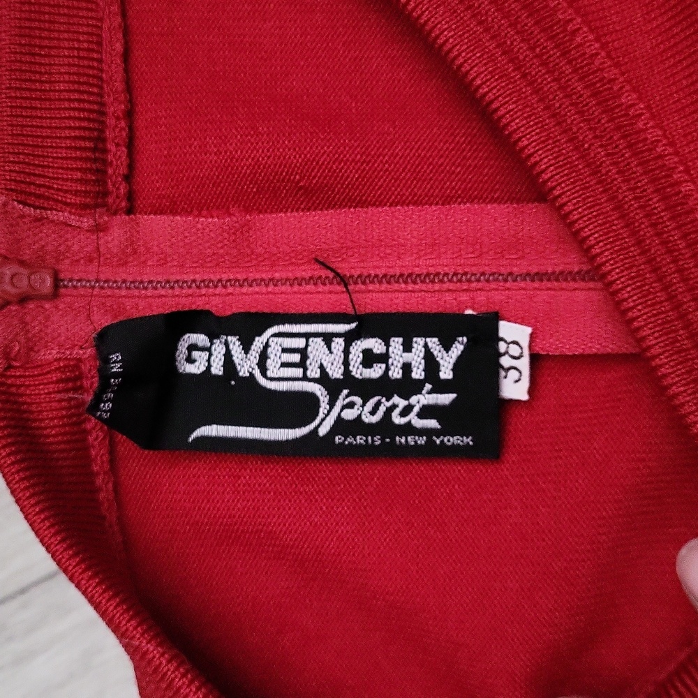 Givenchy sport vintage top size medium - Picture 6 of 6